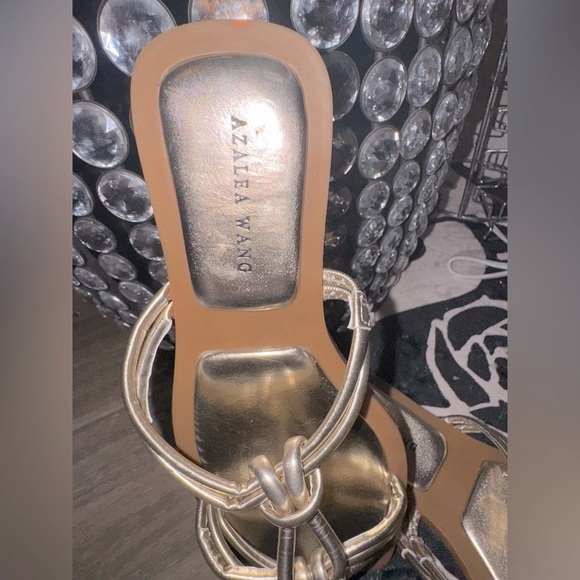 Azalea Wang 
STETSON SANDAL IN GOLD SIZE 7 - Picture 6 of 12